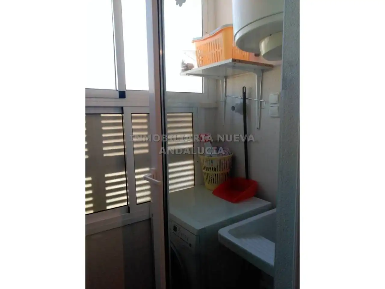 Dormitori de Pis de lloguer en Almería amb Terrassa, Moblat i Piscina comunitària
