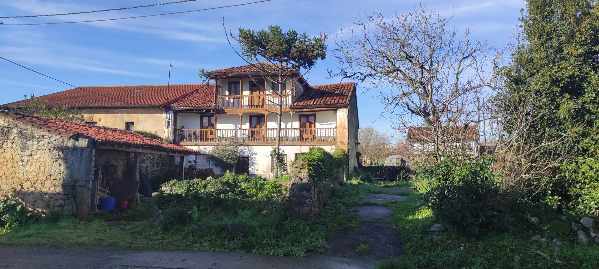 Vista exterior de Casa adosada en venta en Entrambasaguas con Jardín privado, Terraza y Trastero