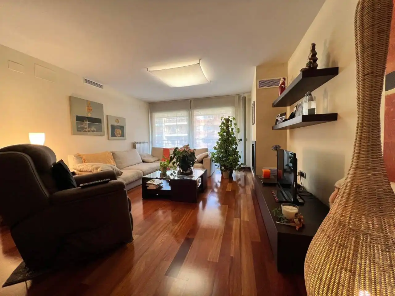 Sala de estar de Piso en venta en Manresa con Aire acondicionado, Calefacción y Parquet