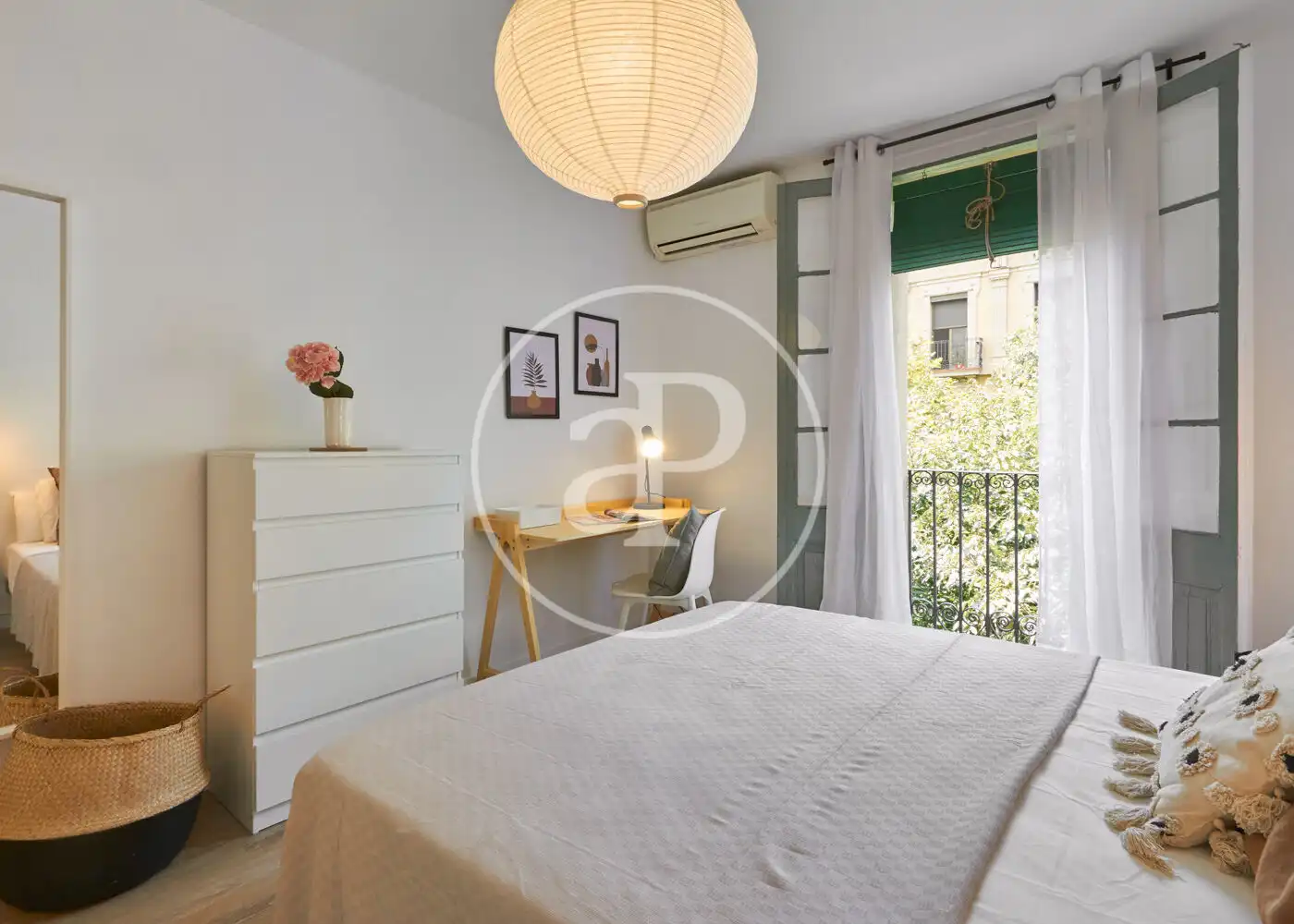 Habitación de Piso en venta en Barcelona con Calefacción, Terraza y Amueblado