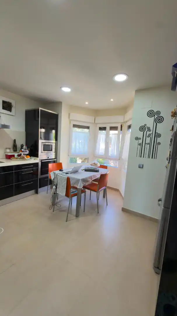 Cuina de Casa o xalet en venda en Manzanares El Real amb Aire condicionat, Calefacció i Jardí privat
