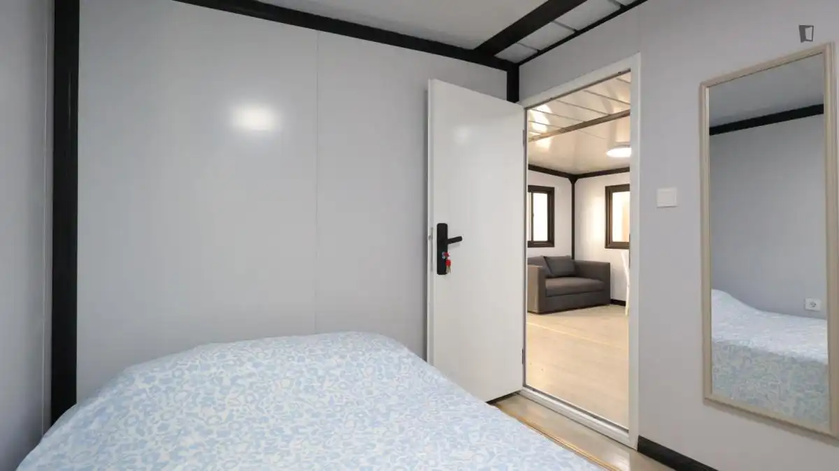 Habitación de Apartamento de alquiler en Madrid con Aire acondicionado, Calefacción y Amueblado