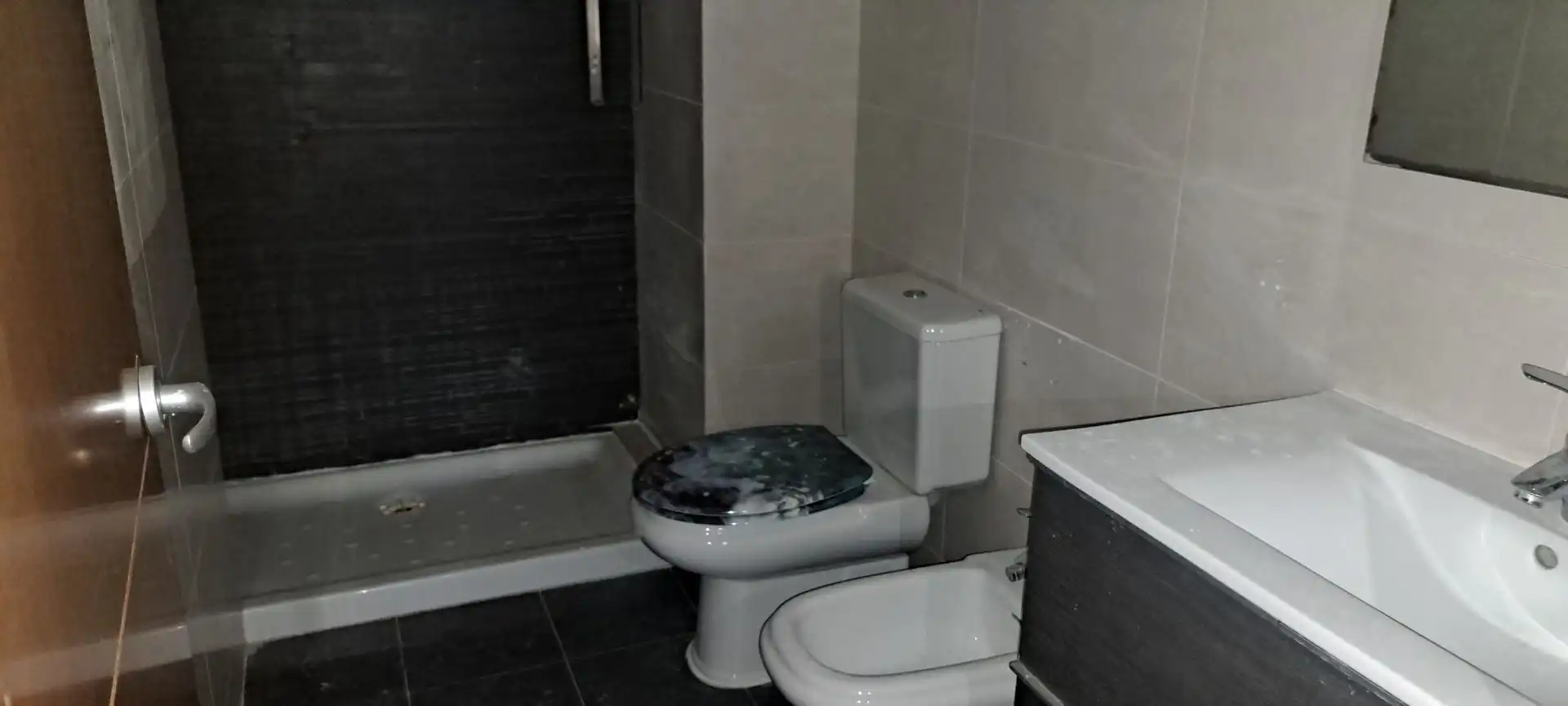 Bathroom of Flat for sale in Terrassa  with Terrace and Storage room