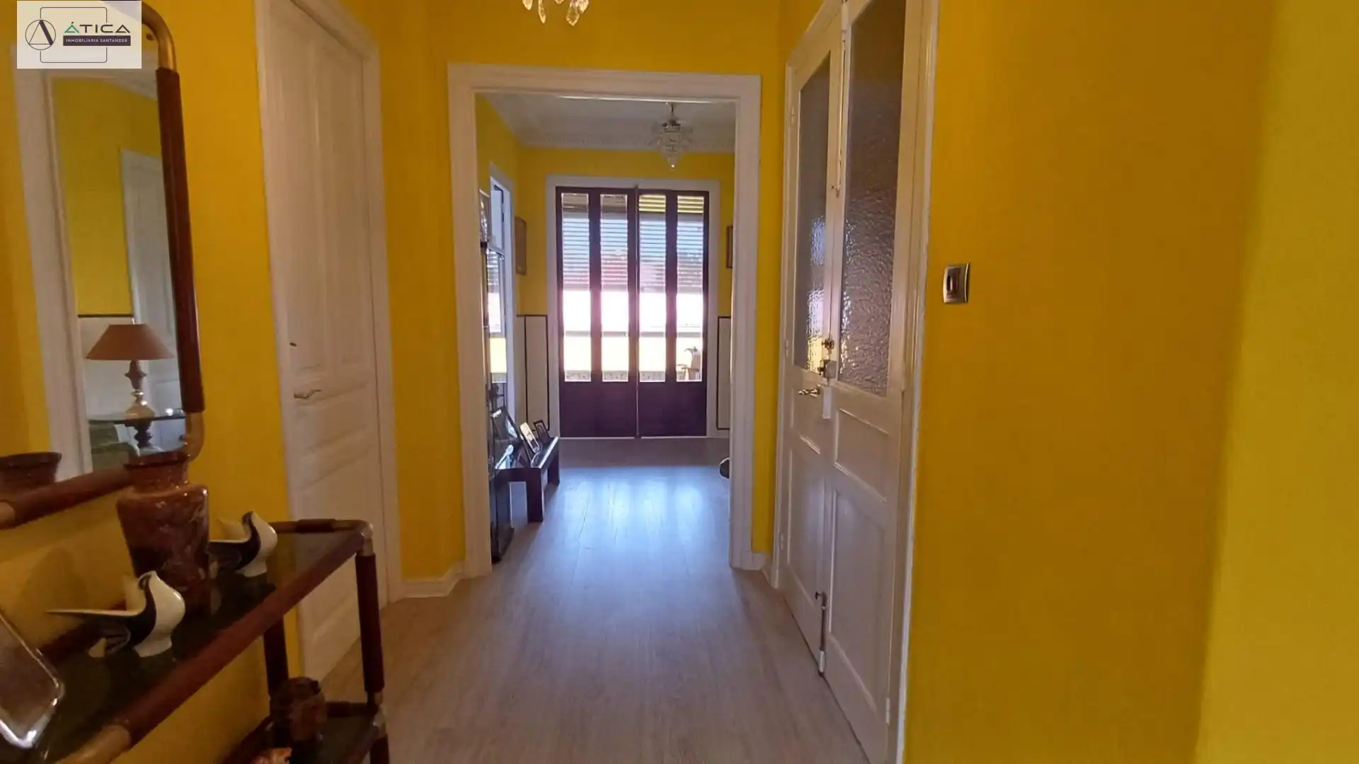 Haus oder Chalet zum Verkauf in Santander mit Privatgarten, Terrasse und Möbliert