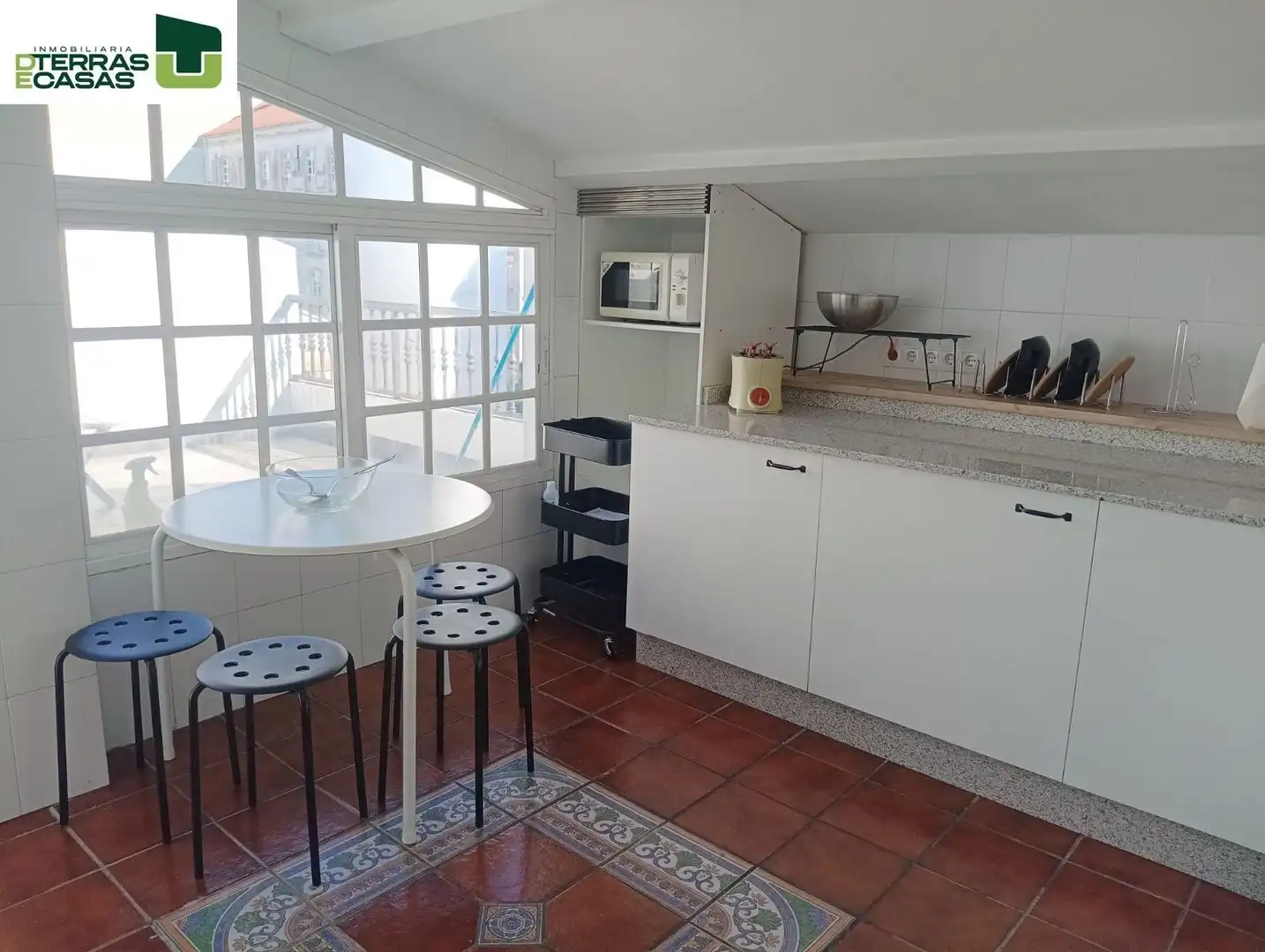 Cocina de Ático de alquiler en Pontevedra Capital  con Calefacción, Terraza y Amueblado