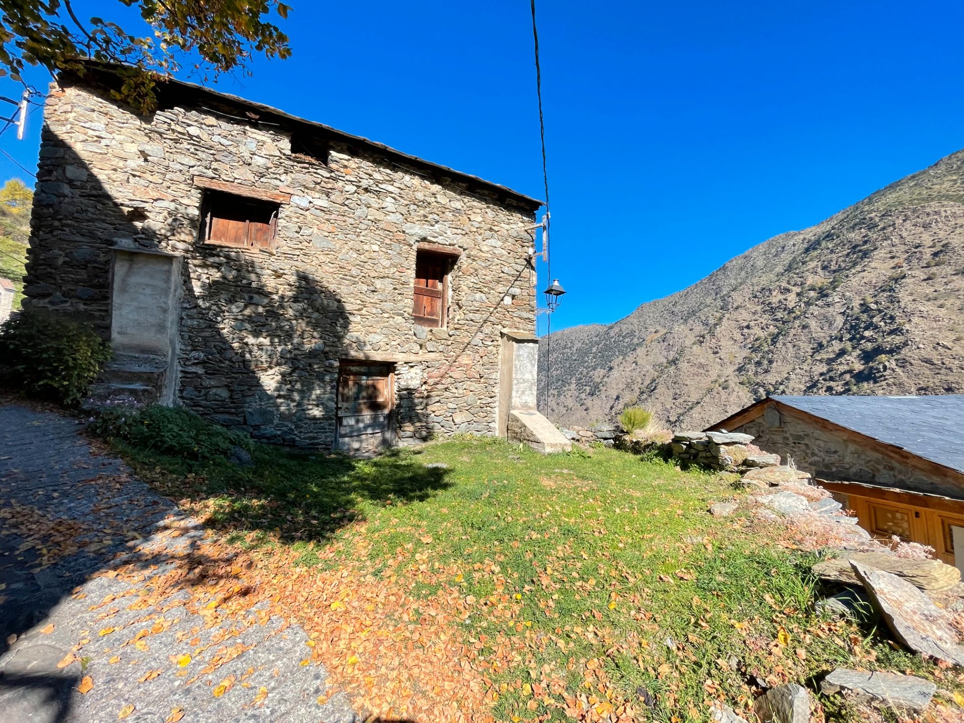 Vista exterior de Casa o xalet en venda en Llavorsí amb Calefacció, Jardí privat i Parquet