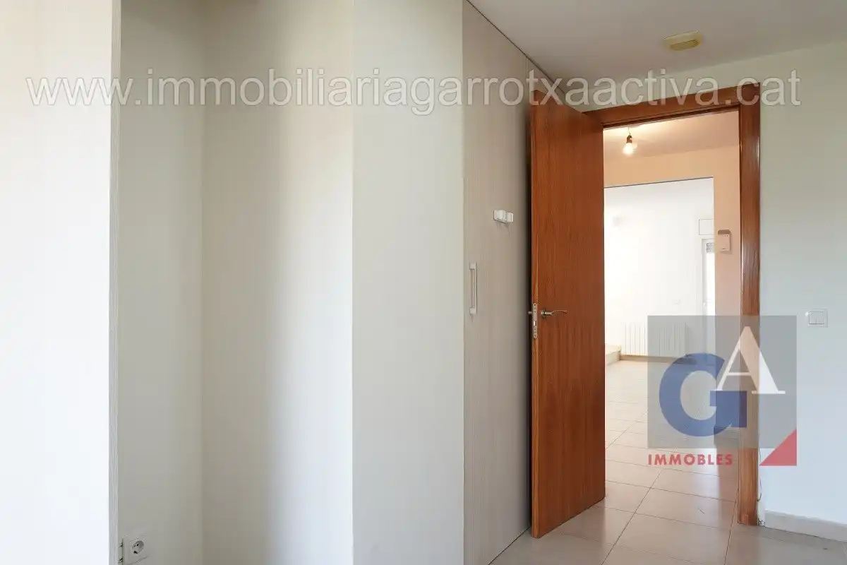 Dúplex en venda en Olot amb Calefacció, Terrassa i Balcó