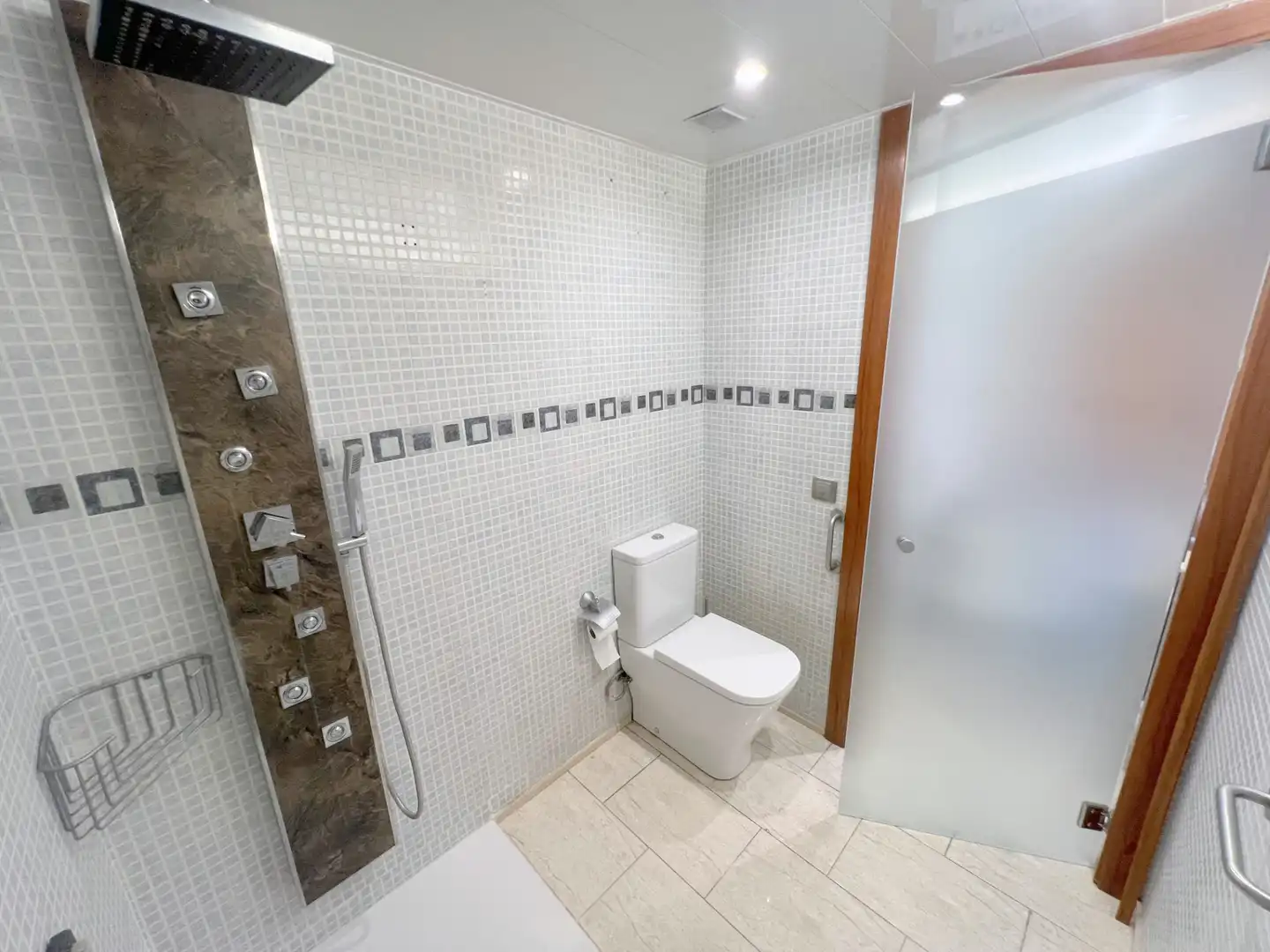 Baño de Piso de alquiler en Mataró con Aire acondicionado, Calefacción y Parquet
