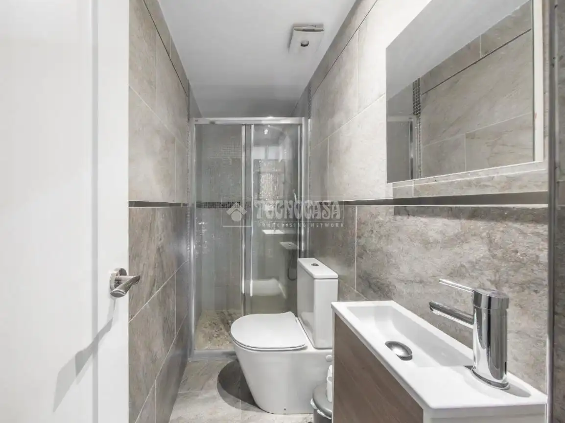 Baño de Piso en venta en Madrid con Aire acondicionado, Calefacción y Terraza