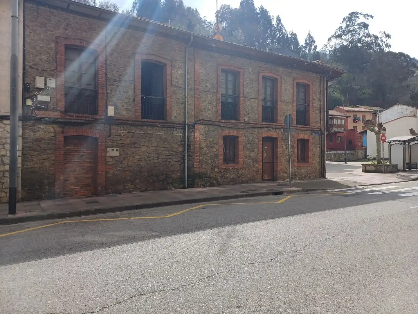 Vista exterior de Casa o xalet en venda en Mieres (Asturias) amb Terrassa i Piscina