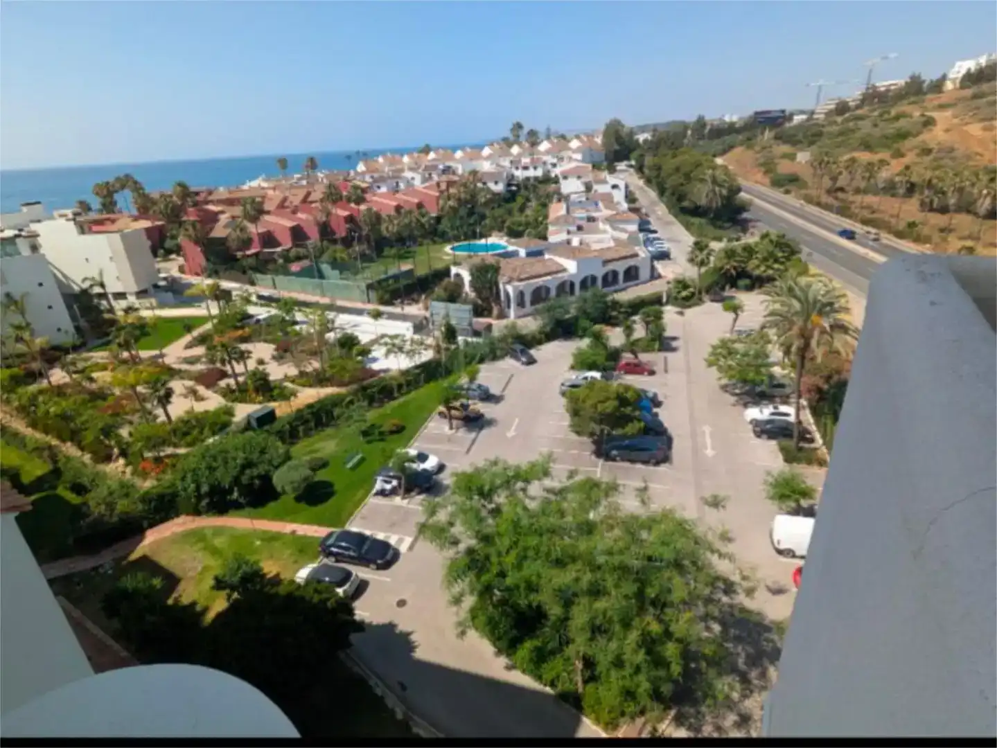 Außenansicht von Wohnungen zum Verkauf in Estepona mit Schwimmbad