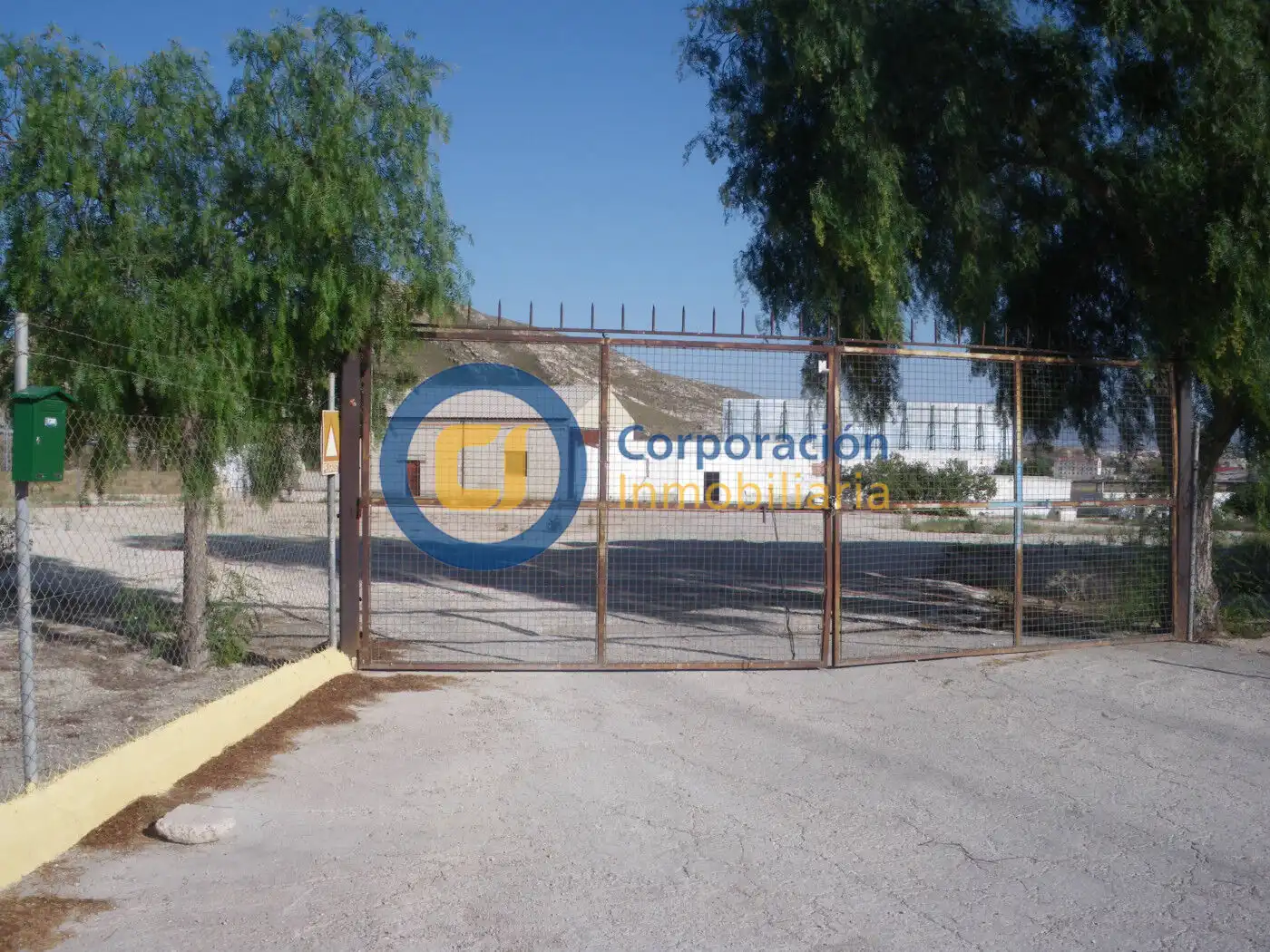 Vista exterior de Nave industrial en venta en Lorca