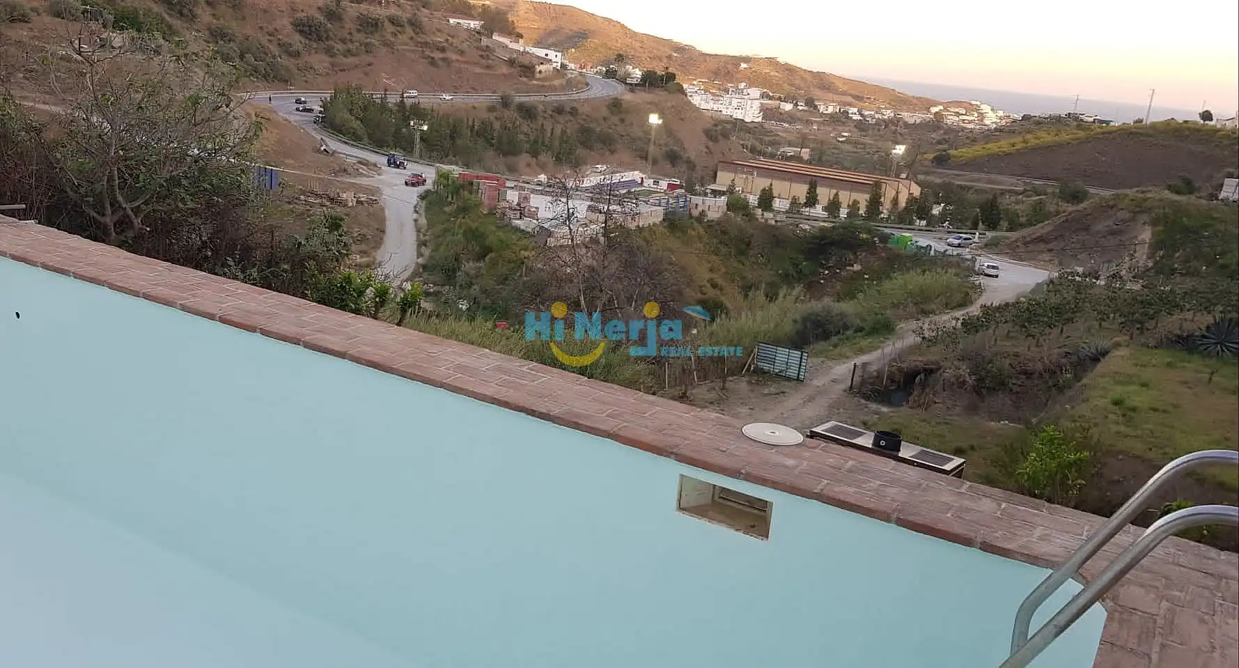 Casa rústica amb piscina en venda a Torrox Pueblo, imagen 2
