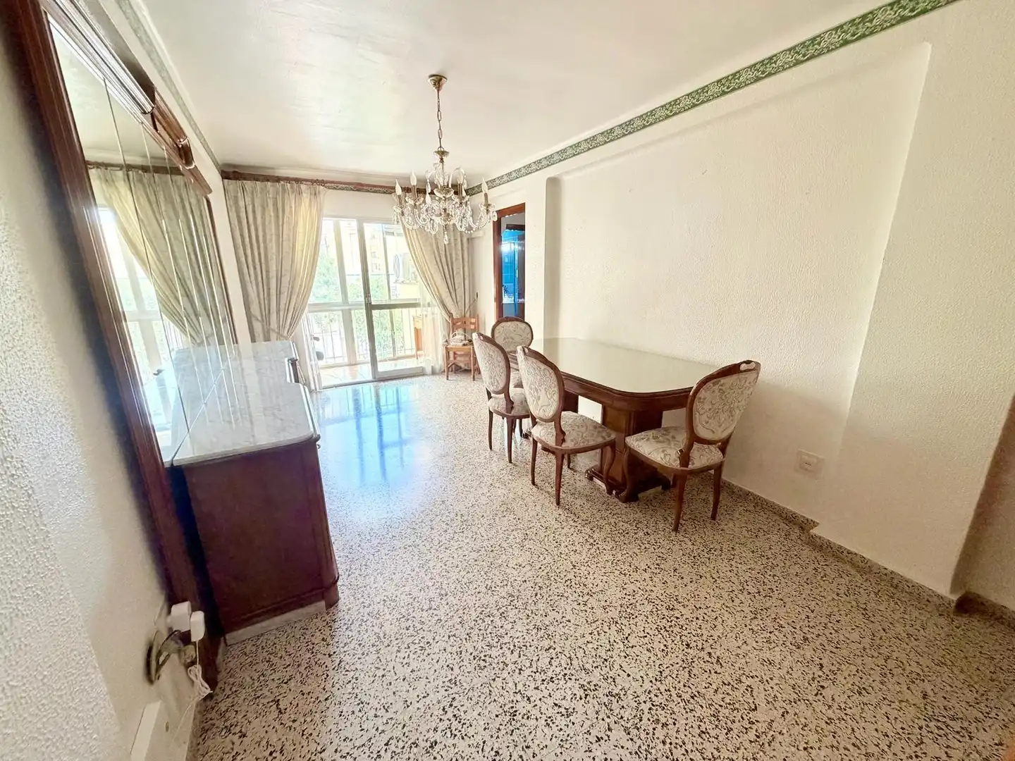 Comedor de Piso en venta en Málaga con Aire acondicionado, Terraza y Amueblado