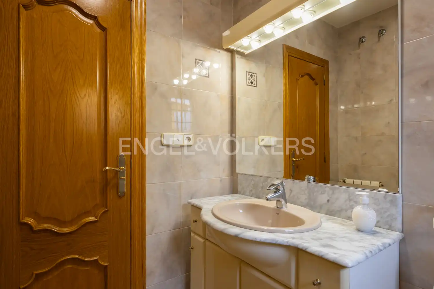 Baño de Finca rústica en venta en Piles con Aire acondicionado, Calefacción y Jardín privado