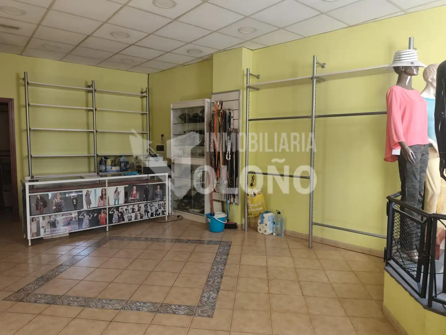 Local comercial en venta en Calle Ventilla 63