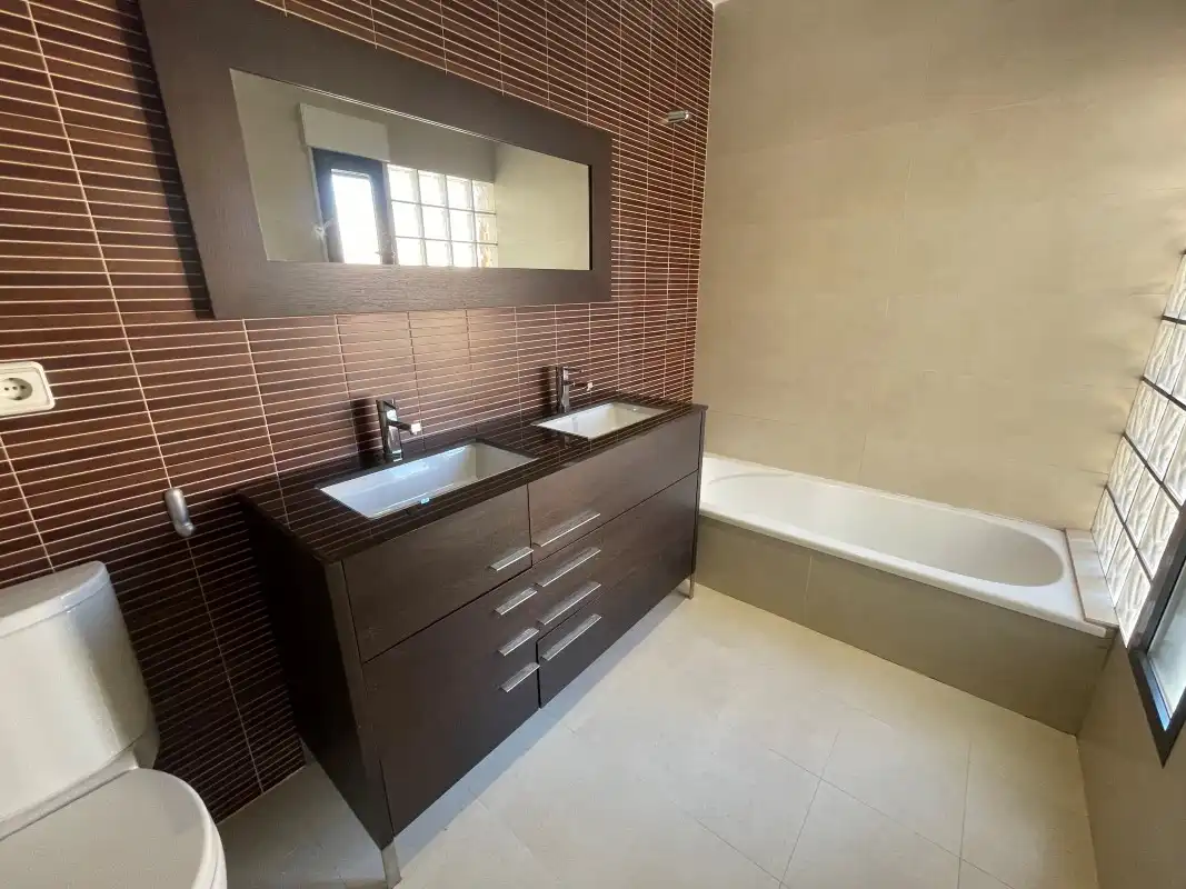 Adosado con piscina en venta en Carrer Elionor Ripoll, imagen 58