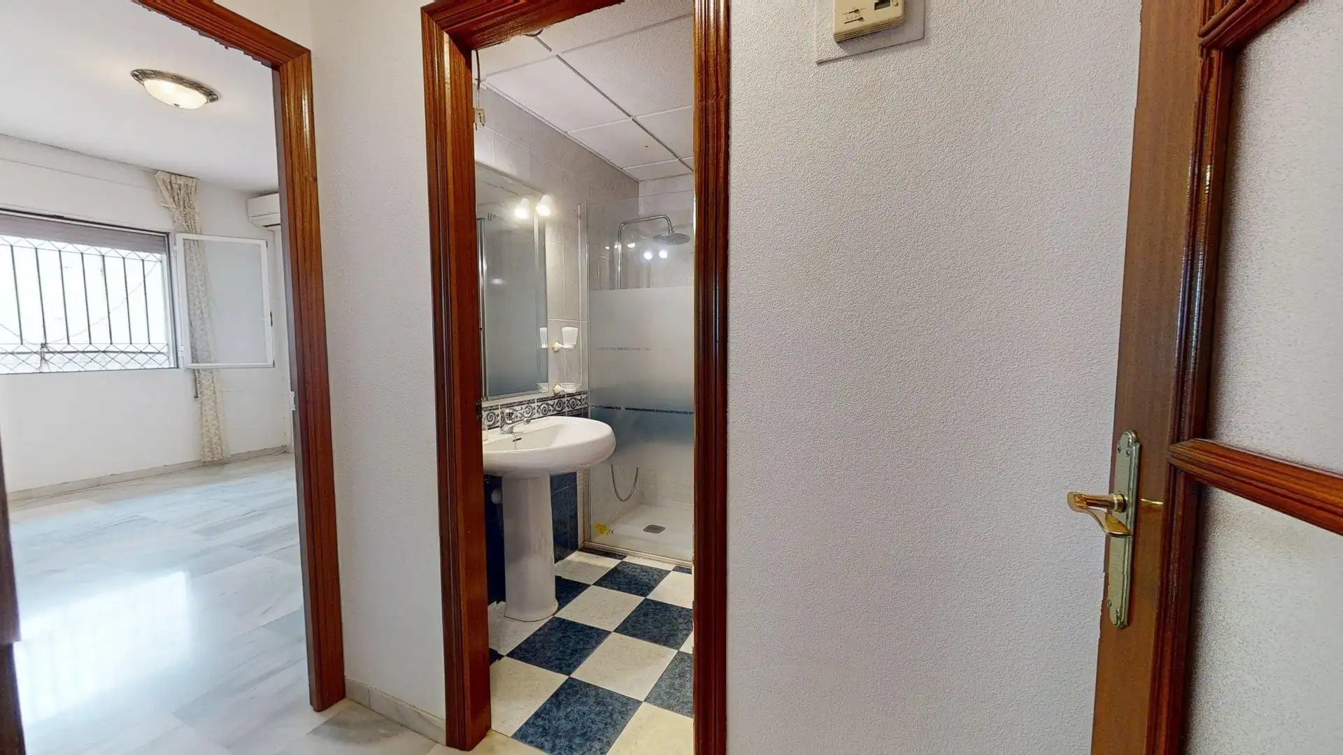 Bathroom of Detached homes for sale in Córdoba  with Air Conditioner, Heating and Terrace