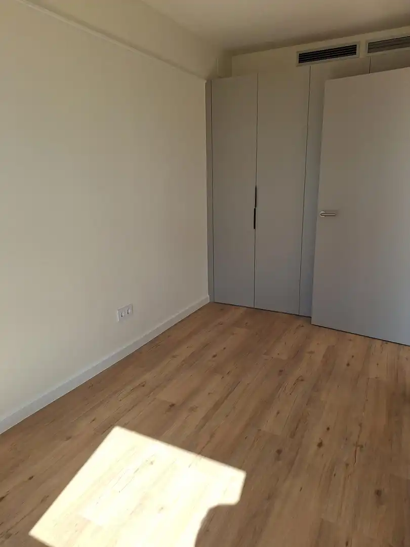Habitación de Apartamento de alquiler en Alcalá de Henares con Aire acondicionado, Calefacción y Jardín privado
