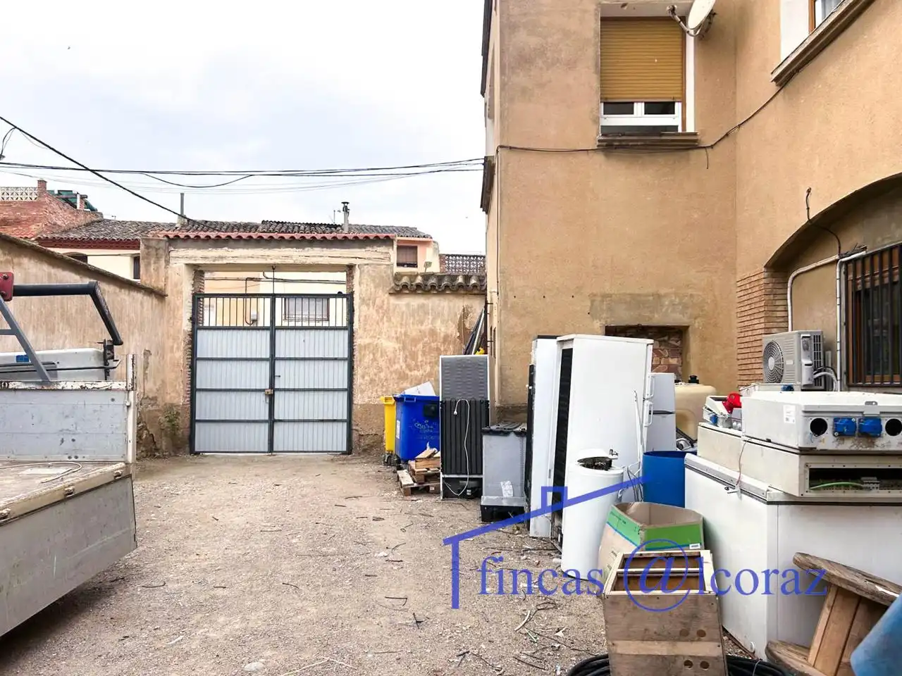 Parking of Commercial properties for sale in Alcubierre