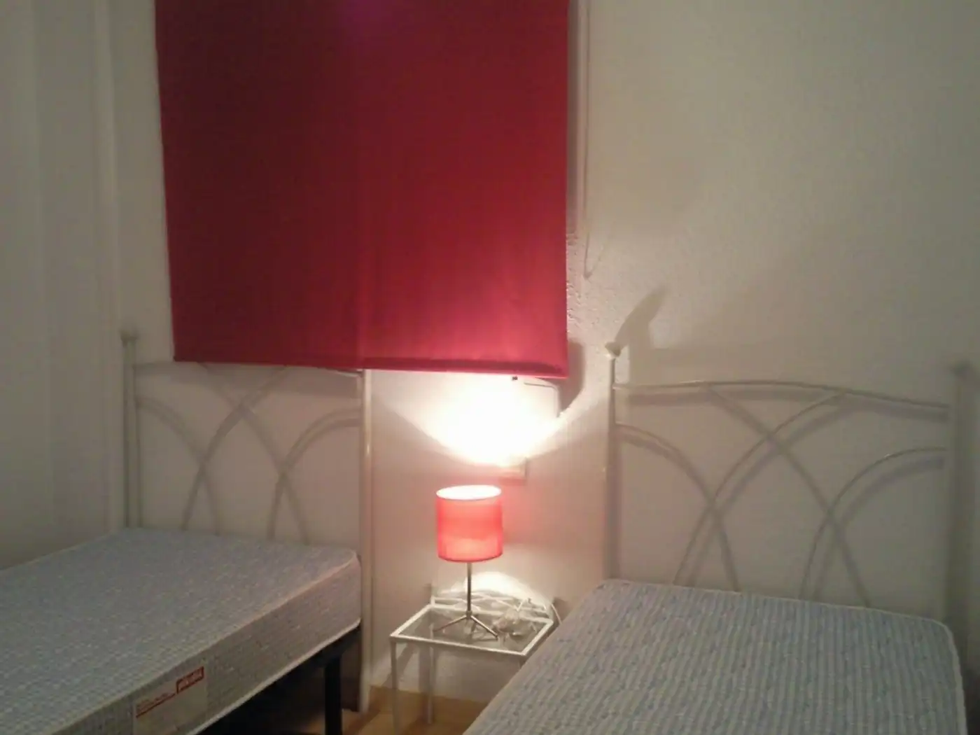 Dormitori de Apartament en venda en Alicante / Alacant amb Jardí privat, Terrassa i Moblat