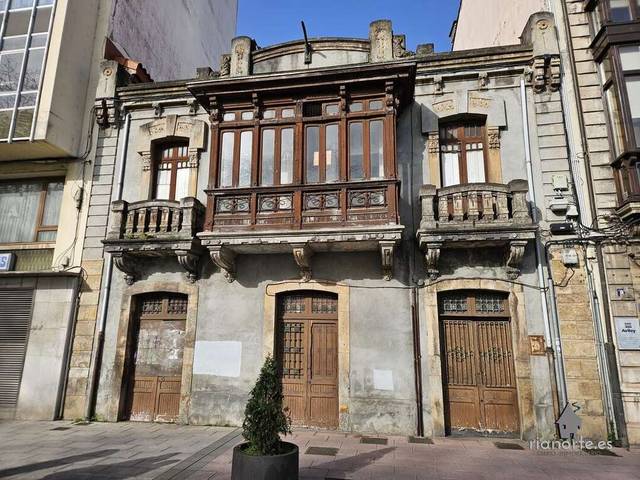 Casa-chalet en Venta en Centro