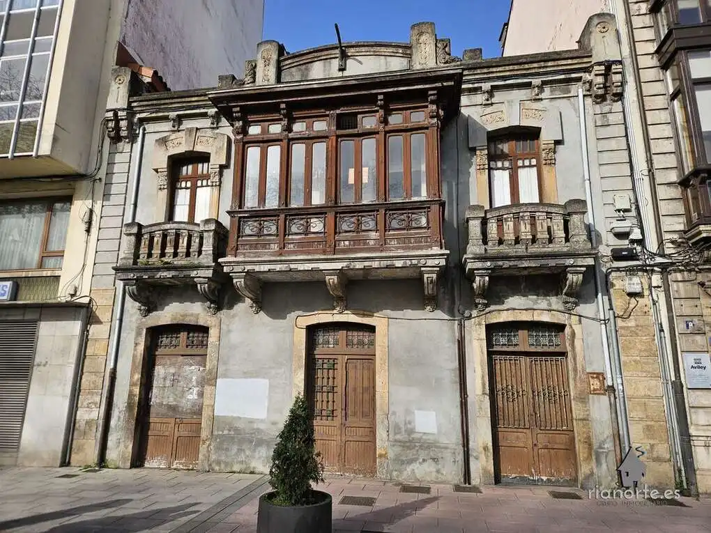 Außenansicht von Haus oder Chalet zum Verkauf in Avilés