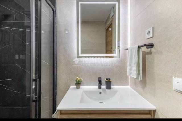 Piso en Venta en C. Sta. María del Mar en Puerta del Ángel