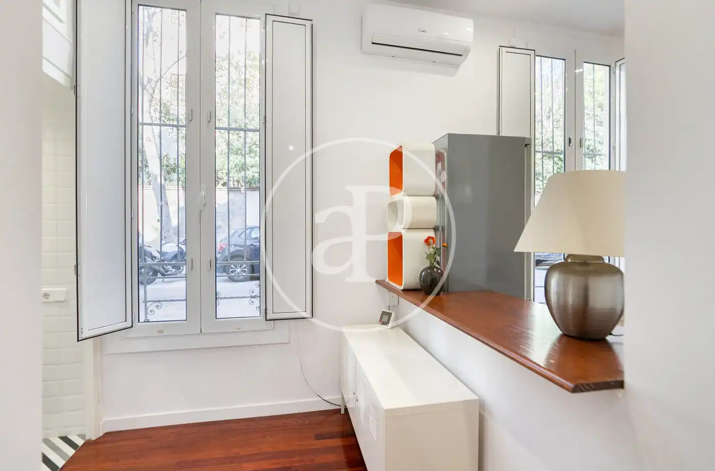 Vista exterior de Piso en venta en Barcelona con Aire acondicionado, Calefacción y Amueblado