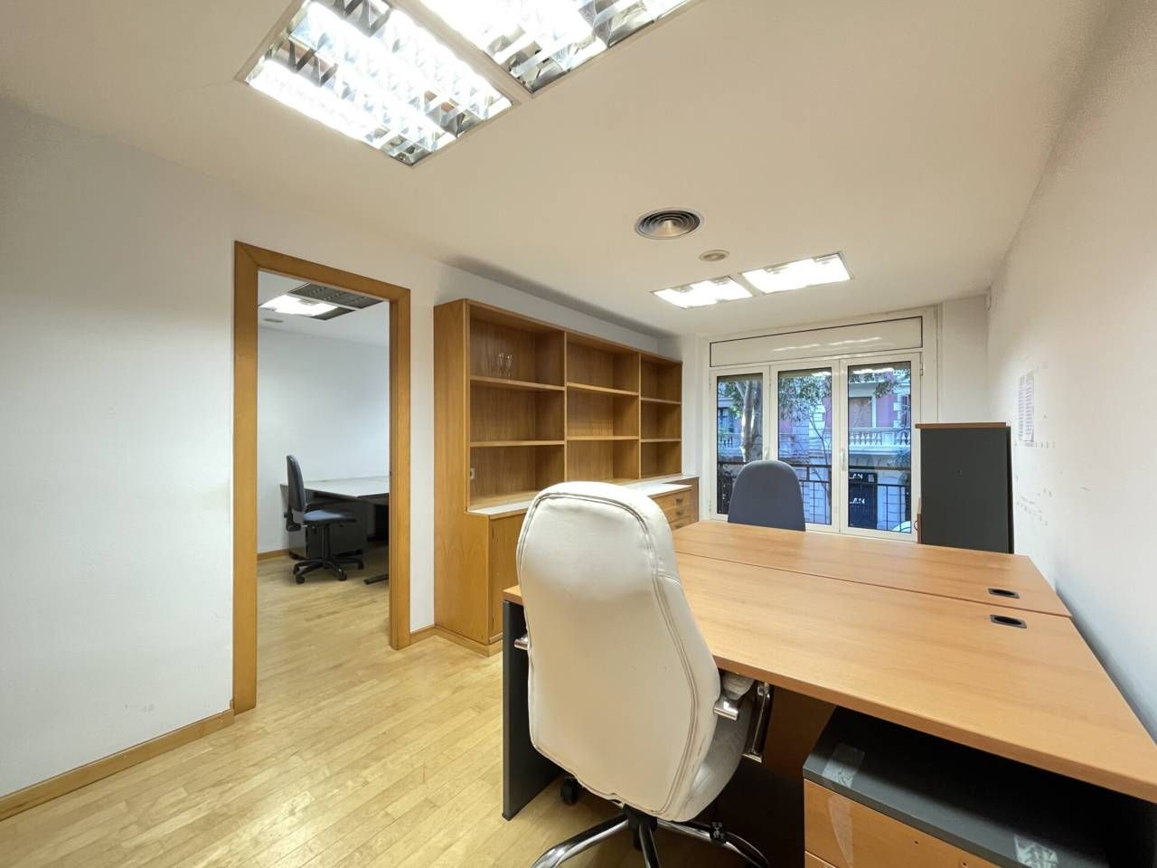 Oficina de alquiler en Calle Rocafort, La Nova Esquerra de l'Eixample, Eixample