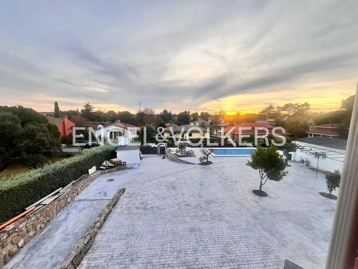 Terrassa de Estudi de lloguer en Villanueva de la Cañada amb Aire condicionat, Calefacció i Jardí privat