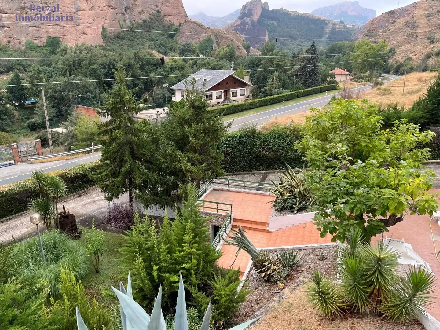 Terrassa de Casa o xalet en venda en Sorzano amb Jardí privat, Terrassa i Traster
