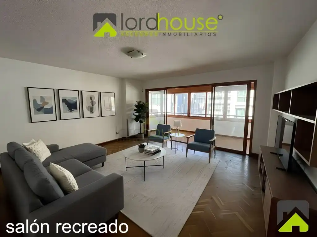 Piso con ascensor en venta en Avenida Juan Carlos I