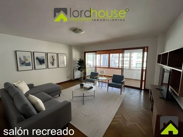 Flat with lift for sale in Avenida Juan Carlos I