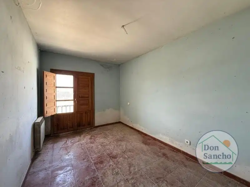 Dormitori de Casa adosada en venda en Mucientes amb Terrassa