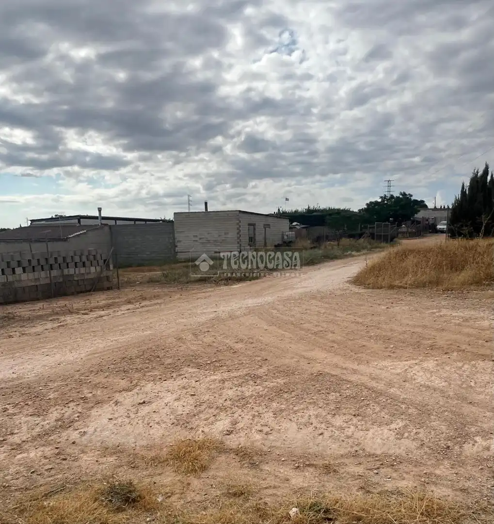 Terreno industrial en venta en Torreblascopedro
