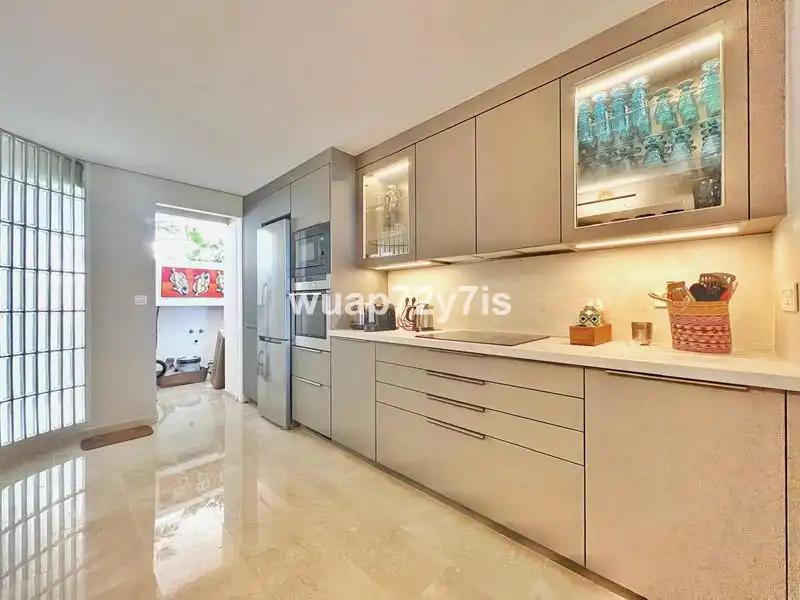 Cuina de Apartament de lloguer en Marbella amb Aire condicionat, Calefacció i Terrassa