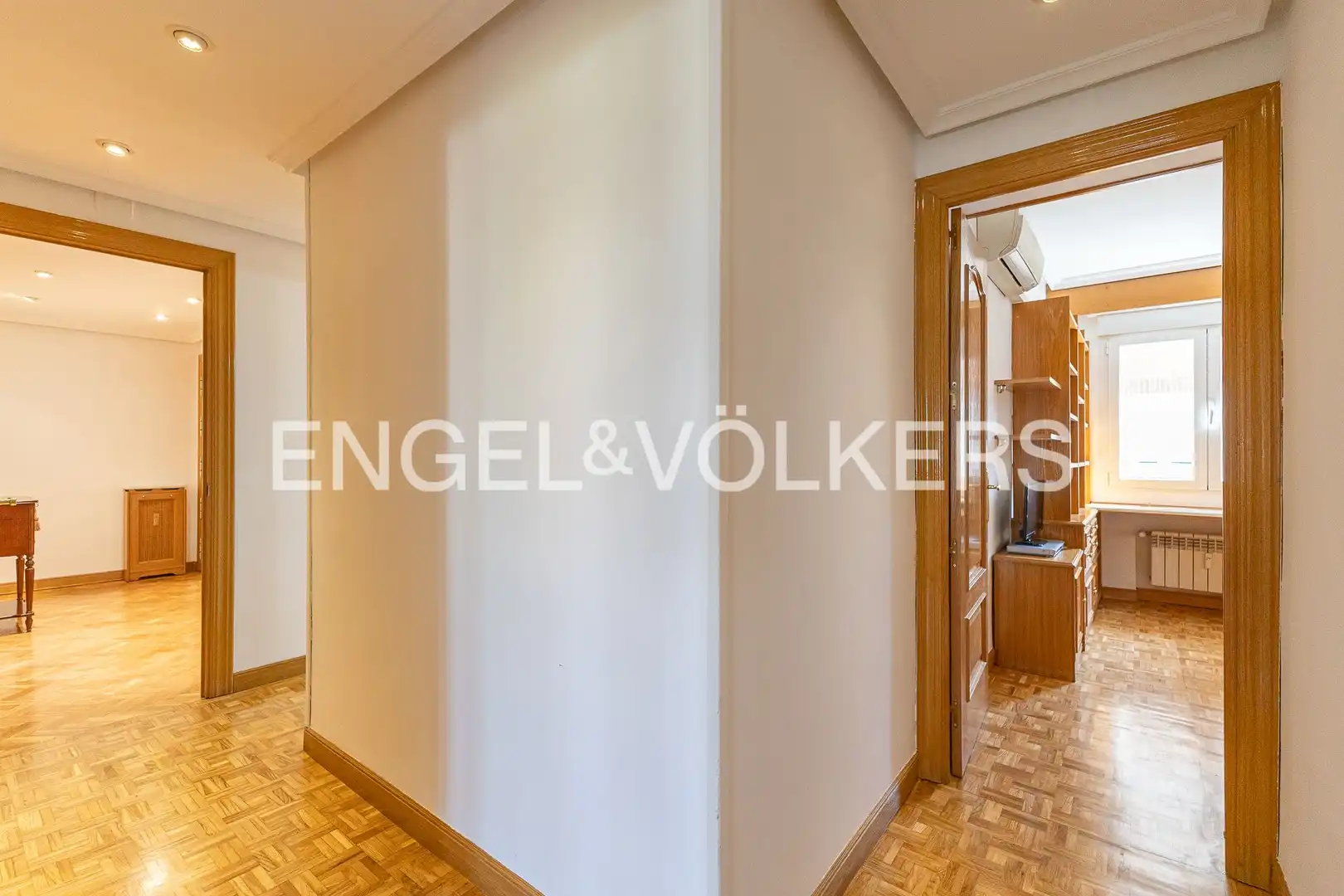 Flat for rent in Madrid  with Air Conditioner, Heating and Private garden