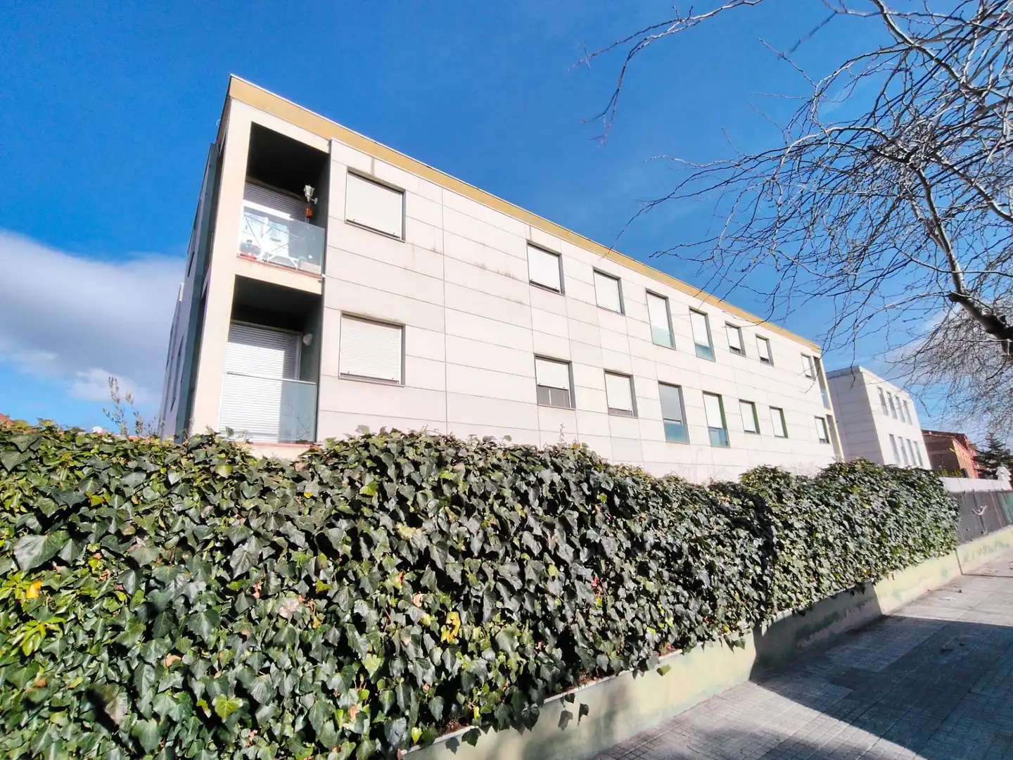 Vista exterior de Planta baixa en venda en La Granada amb Traster