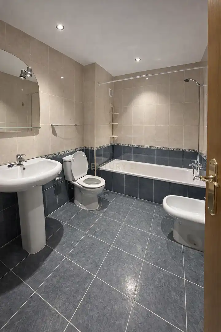 Badezimmer von Wohnungen zum Verkauf in O Carballiño   mit Abstellraum und Balkon