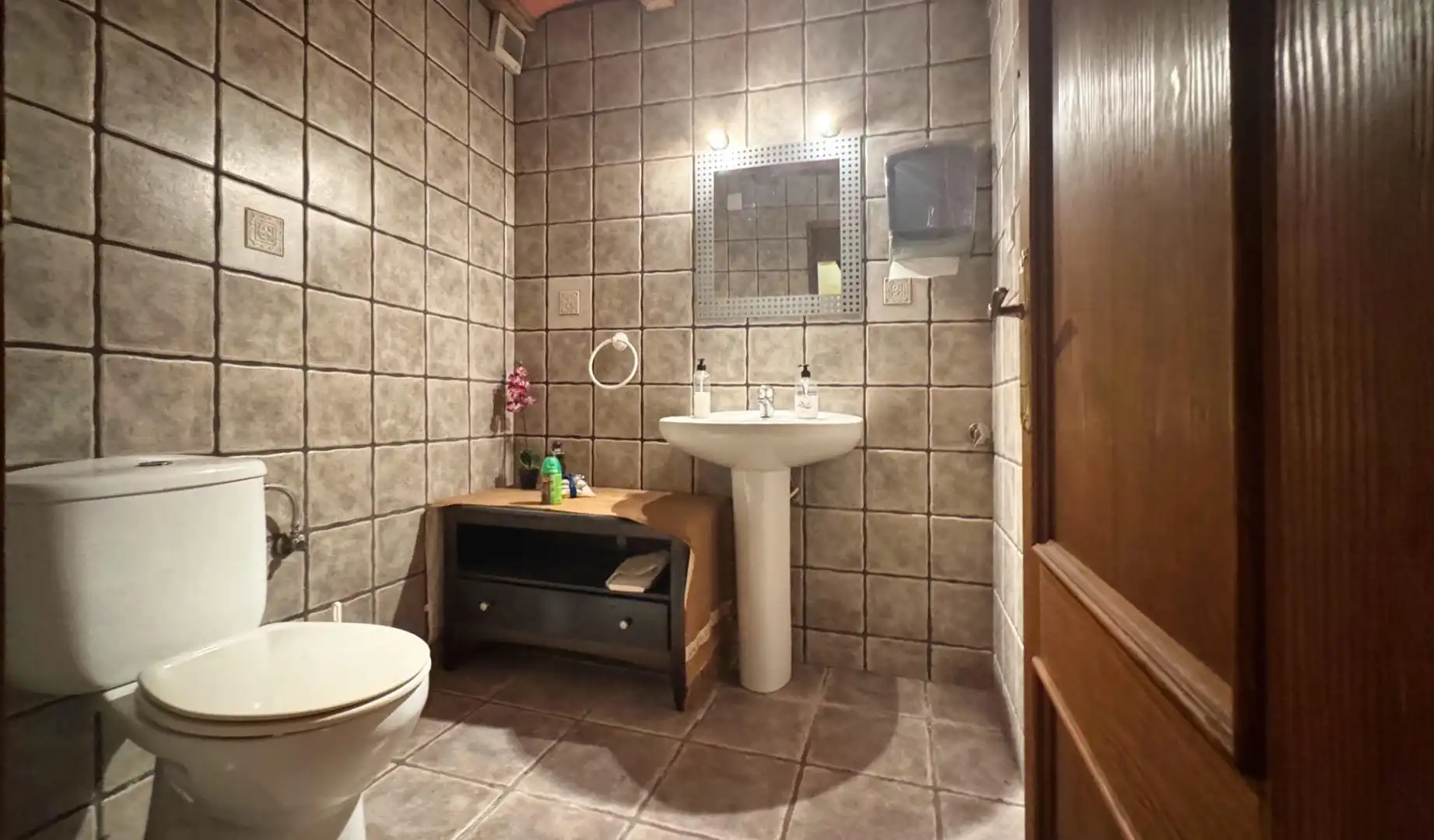 Baño de Local en venta en La Vall d'Ebo con Amueblado