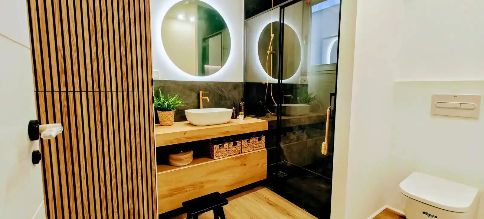 Bathroom of Flat for rent in Sabadell  with Air Conditioner, Heating and Parquet flooring