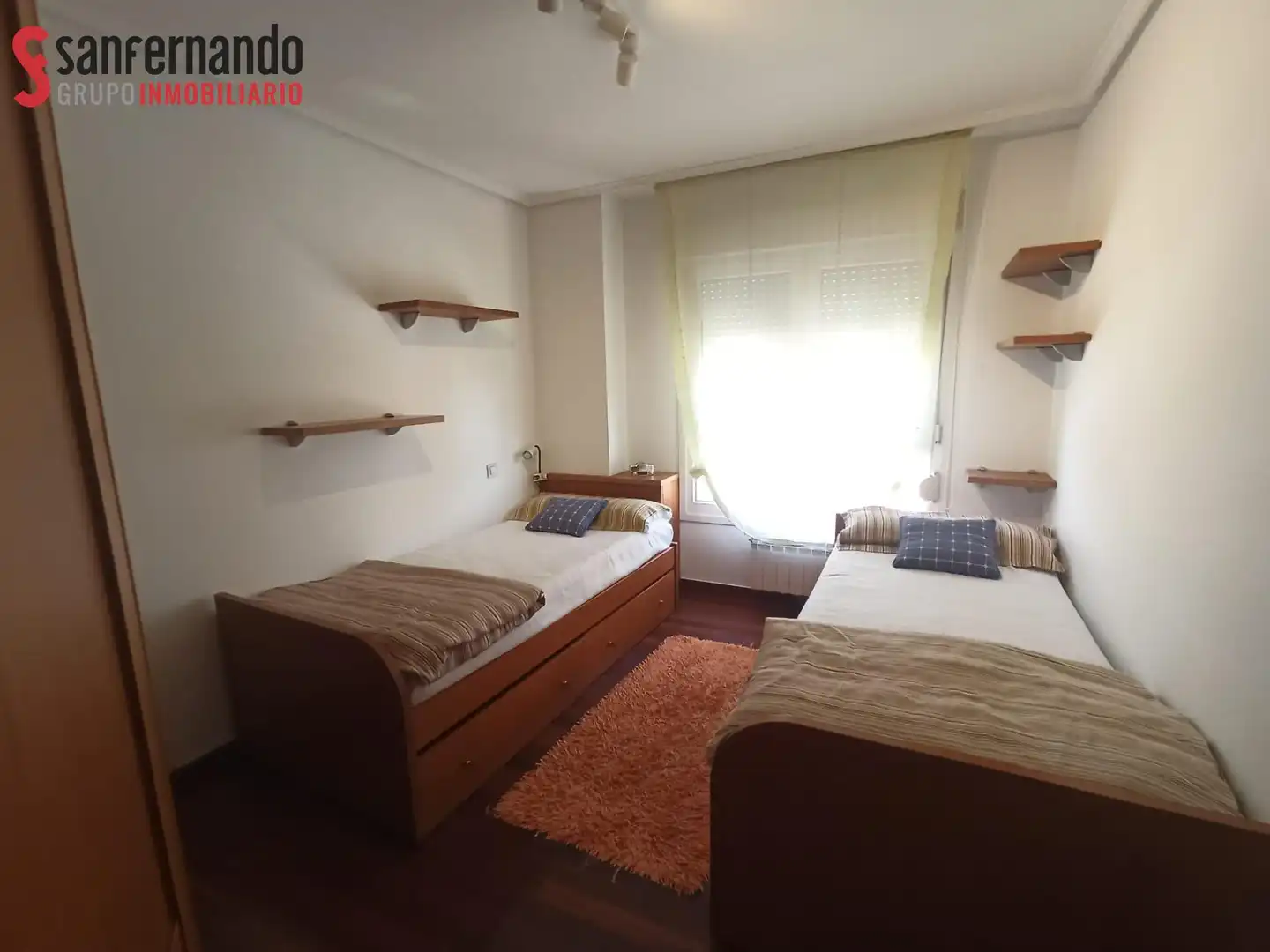 Habitación de Piso de alquiler en Santander con Calefacción, Parquet y Amueblado