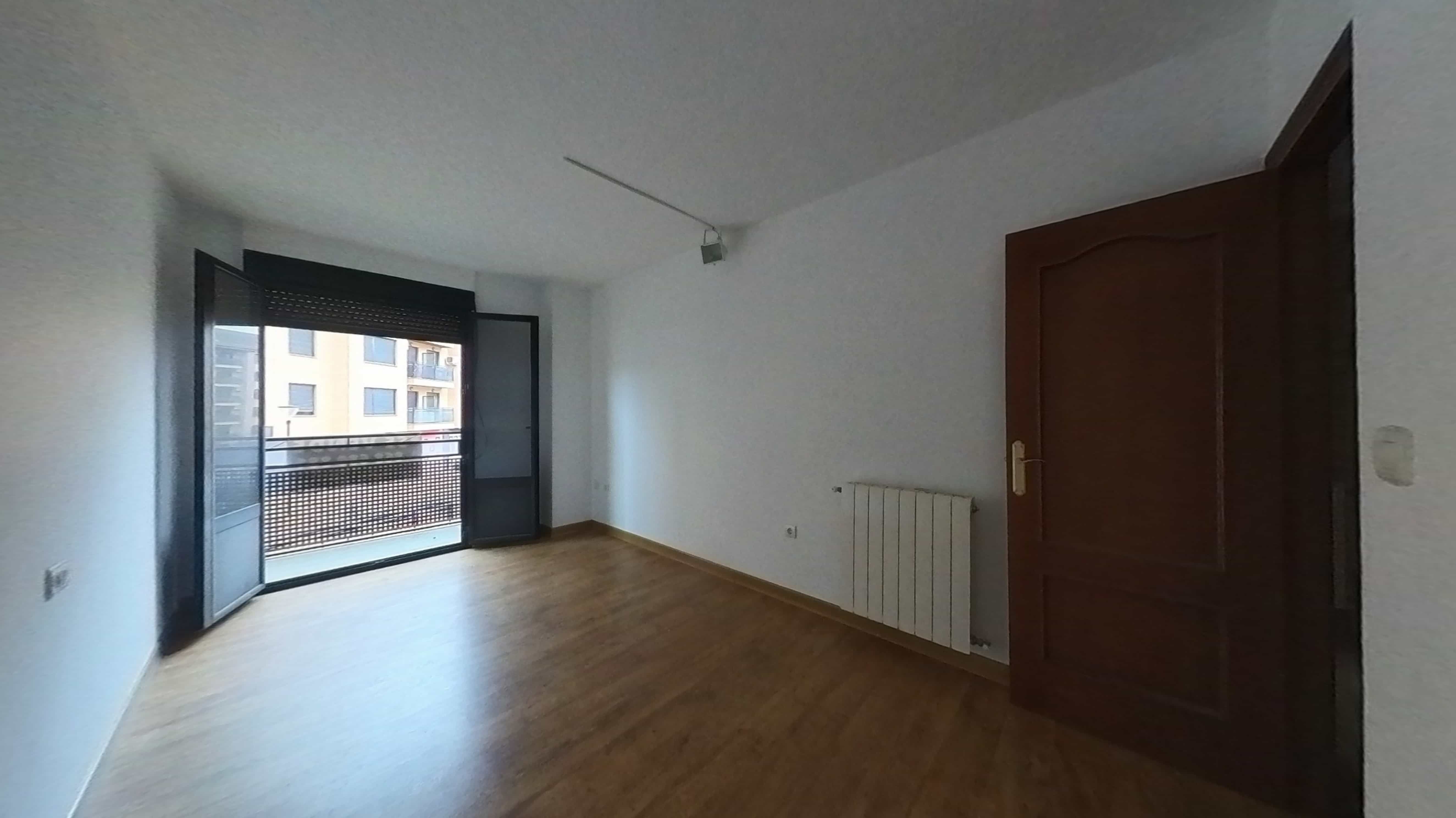 Habitación de Piso en venta en Yecla con Balcón