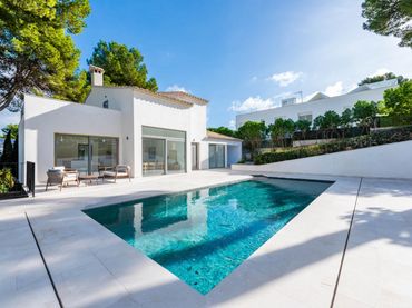 Xalet amb piscina en venda a Santa Ponça