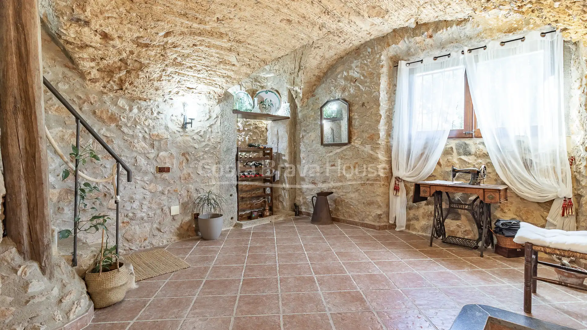 Country homes for sale in Begur  with Air Conditioner, Heating and Private garden