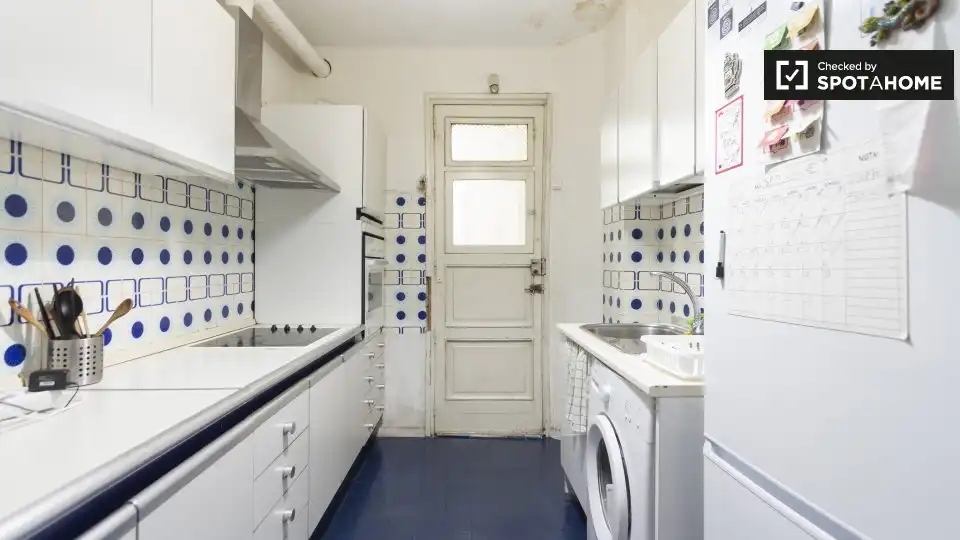 Kitchen of Flat for rent in Madrid  with Air Conditioner, Heating and Furnished