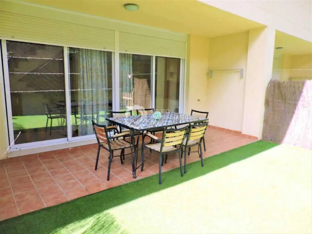 Terraza de Dúplex de alquiler en Barbate con Aire acondicionado, Jardín privado y Amueblado