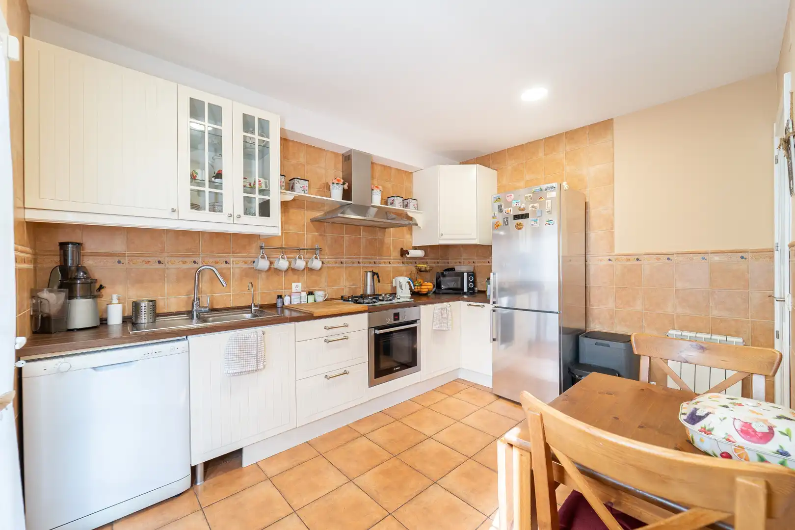 Cocina de Casa adosada en venta en La Torre de Esteban Hambrán con Aire acondicionado, Calefacción y Jardín privado