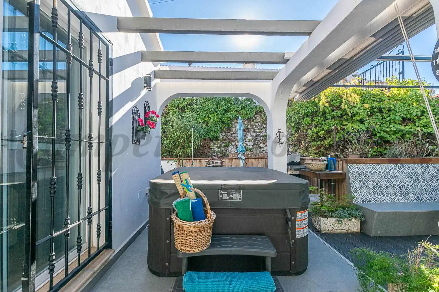 Terrassa de Casa o xalet en venda en Cómpeta amb Aire condicionat, Jardí privat i Moblat